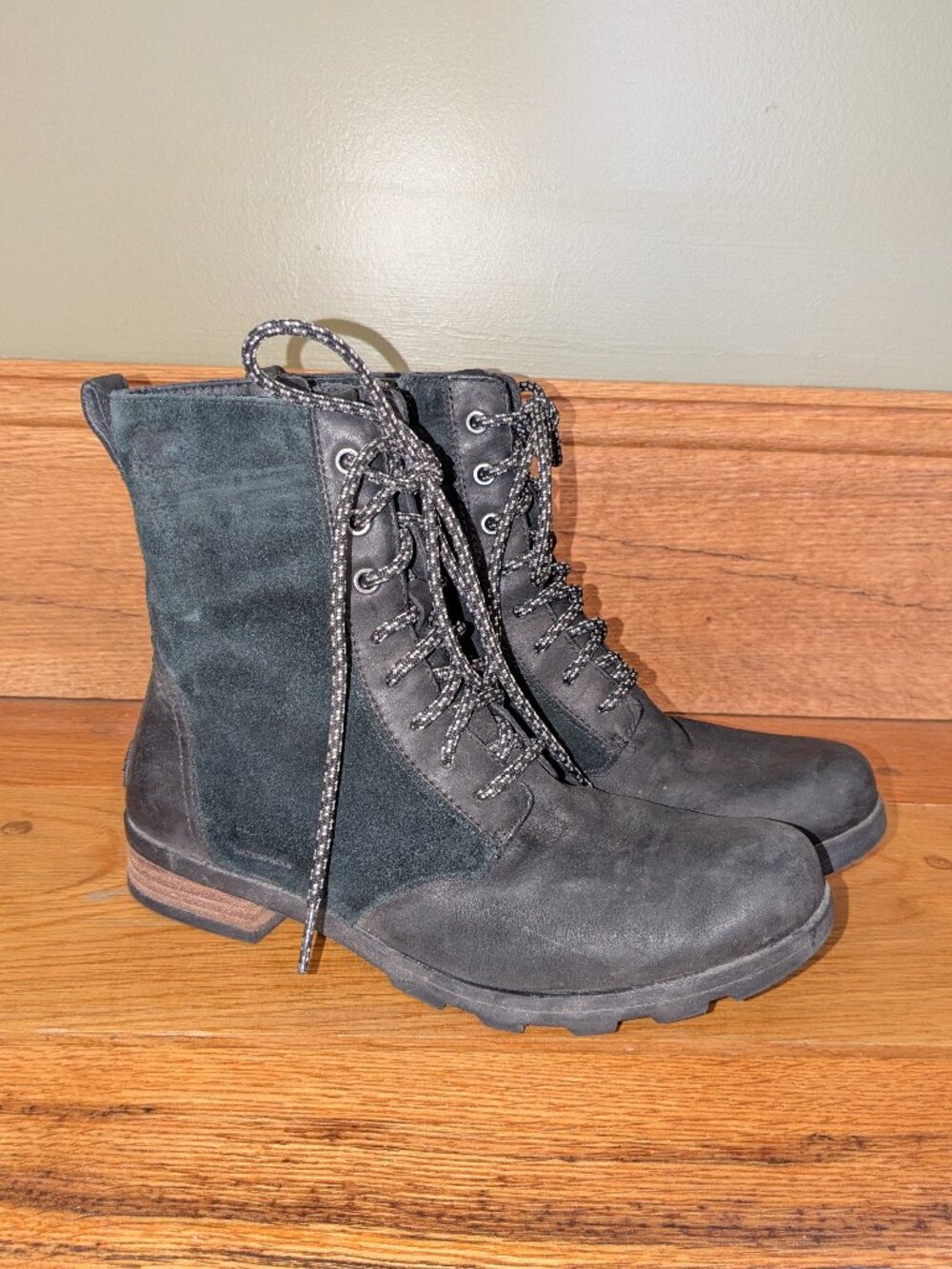 Sorel Emelie Waterproof Combat Boots 9.5 Black Leather Suede Side Zip Moto Lug